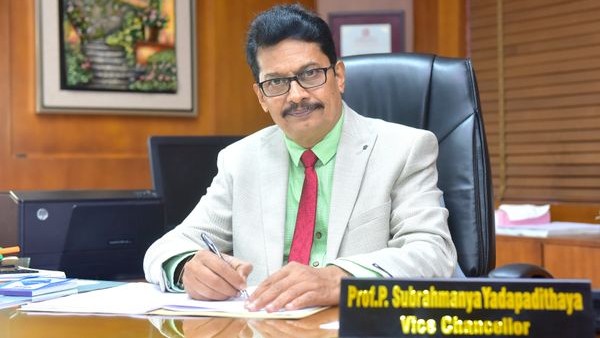 ಕುಲಪತಿ ಯಡಪಡಿತ್ತಾಯ ಉಪಸ್ಥಿತಿ ಬಗ್ಗೆಯೂ ಆಕ್ಷೇಪ 