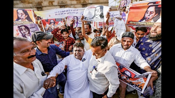 ಶರ್ಮಾ ಅವರ ಬಂಧನಕ್ಕೆ ಒತ್ತಾಯ 