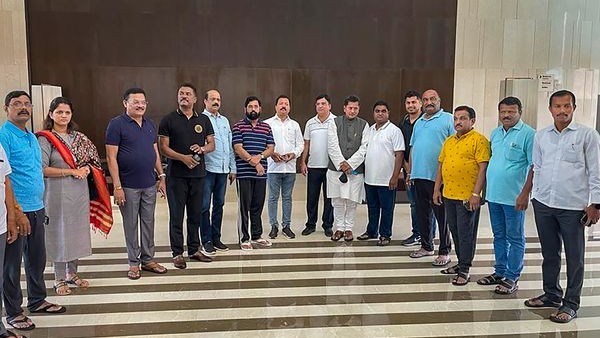 ಶಿವಸೇನೆಯು ಅನರ್ಹತೆಗೆ ಒತ್ತಾಯಿಸಿದ ಶಾಸಕರು ಯಾರು? ಶಿವಸೇನೆಯು ಅನರ್ಹತೆಗೆ ಒತ್ತಾಯಿಸಿದ ಶಾಸಕರು ಯಾರು?