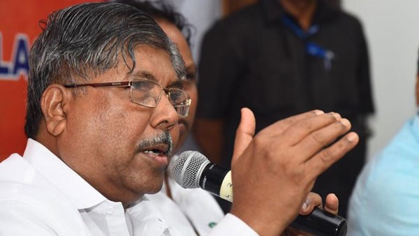 ರಾಜ್ಯದಲ್ಲಿ ಕಾದು ನೋಡುವ ತಂತ್ರ ಅನುಸರಿಸುತ್ತಿರುವ ಬಿಜೆಪಿ ರಾಜ್ಯದಲ್ಲಿ ಕಾದು ನೋಡುವ ತಂತ್ರ ಅನುಸರಿಸುತ್ತಿರುವ ಬಿಜೆಪಿ