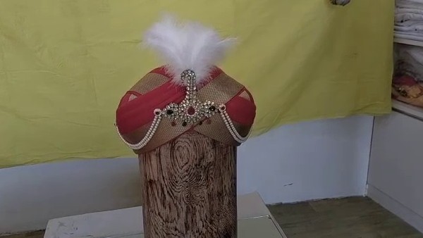 Famous Mysuru Peta and Gold coated Photo gift to PM Modi 