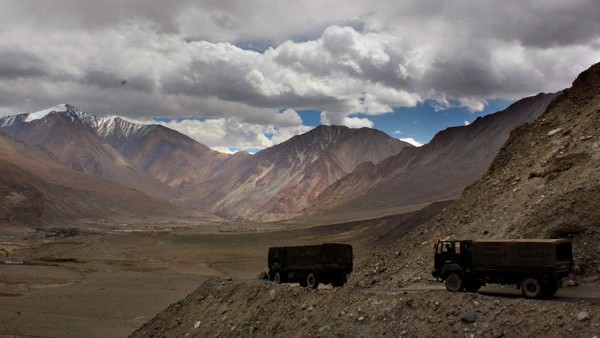 ಭಾರತ-ಅಮೆರಿಕ ಒಟ್ಟಿಗೆ ಕೆಲಸ ಮಾಡಬೇಕಿದೆ ಭಾರತ-ಅಮೆರಿಕ ಒಟ್ಟಿಗೆ ಕೆಲಸ ಮಾಡಬೇಕಿದೆ
