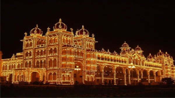  ದಸರಾದಂತೆ ದೀಪಾಲಂಕಾರ