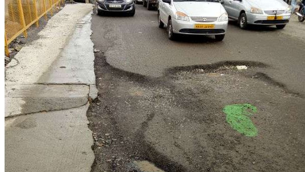 Biocon chairperson kiran mazumdar shaw angry about Bangalore patholes Biocon chairperson kiran mazumdar shaw angry about Bangalore patholes