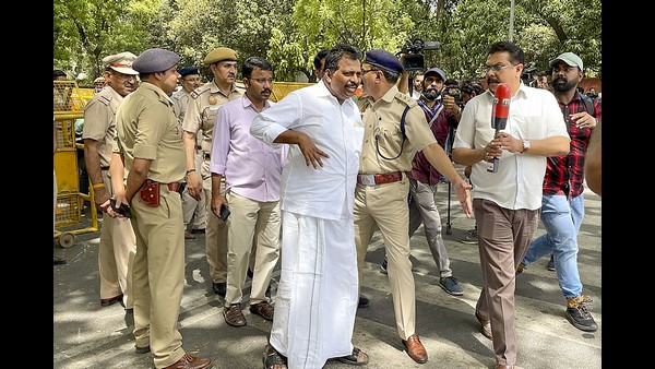 ಜೂನ್ 23ಕ್ಕೆ ವಿಚಾರಣೆಗೆ ಸೋನಿಯಾ ಗಾಂಧಿ ಜೂನ್ 23ಕ್ಕೆ ವಿಚಾರಣೆಗೆ ಸೋನಿಯಾ ಗಾಂಧಿ