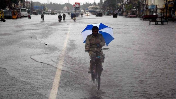 ಕೊಚ್ಚಿಹೋದ ರಸ್ತೆ: ಕೊಚ್ಚಿಹೋದ ರಸ್ತೆ: