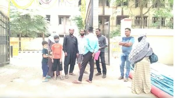 ಉಚಿತ ದಾಖಲಾತಿ ಎಂದು ಮೋಸ 