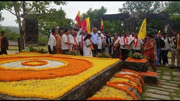 ನಾಡಗೀತೆ ತಿರುಚಿದವರಿಂದ ಪಠ್ಯ ಪರಿಷ್ಕರಣೆ 