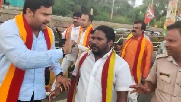 ಹಿಂದಿ ಭಾಷೆಯಲ್ಲಿ ಮೋದಿಗೆ ಸ್ವಾಗತ ಕೋರಿ ಬ್ಯಾನರ್ : 