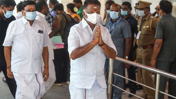 ಎಐಎಡಿಎಂಕೆ ಪಕ್ಷದಲ್ಲಿ ಹೆಚ್ಚಾದ ಏಕ ನಾಯಕತ್ವದ ಕೂಗು 