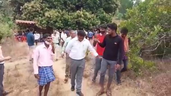 ಎರಡೆರಡು ಜಿಲ್ಲಾಧಿಕಾರಿ ಗ್ರಾಮ ವಾಸ್ತವ್ಯ ಎರಡೆರಡು ಜಿಲ್ಲಾಧಿಕಾರಿ ಗ್ರಾಮ ವಾಸ್ತವ್ಯ