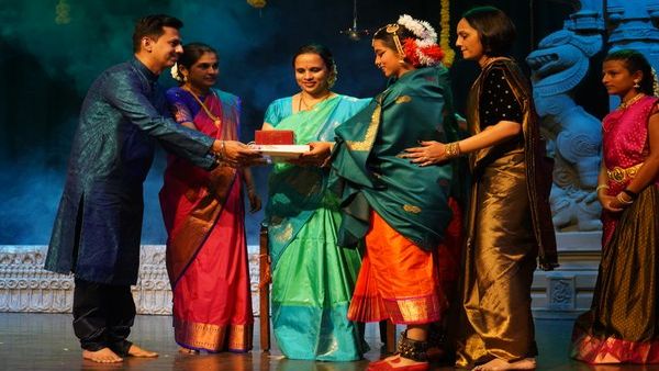 ಬೆನ್ನೆಲುಬಾಗಿ ನಿಂತಿರುವ ಗುರು ವಿದುಷಿ ರಕ್ಷಾ