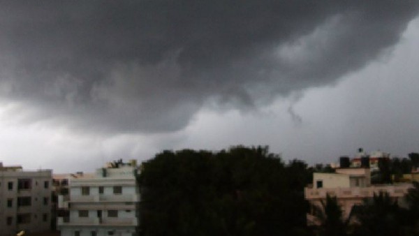 ಡಾಂಬರೀಕರಣಕ್ಕೆ 6 ಕೋಟಿ ರುಪಾಯಿ ಡಾಂಬರೀಕರಣಕ್ಕೆ 6 ಕೋಟಿ ರುಪಾಯಿ