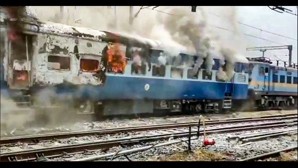 ಸರ್ಕಾರದ ವಿರುದ್ಧ ಅಭ್ಯರ್ಥಿಗಳು ಗರಂ