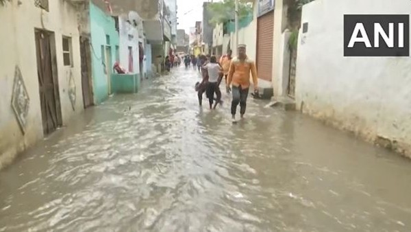 Heavy Rain: Normal life impacted in some parts of Hyderabad
