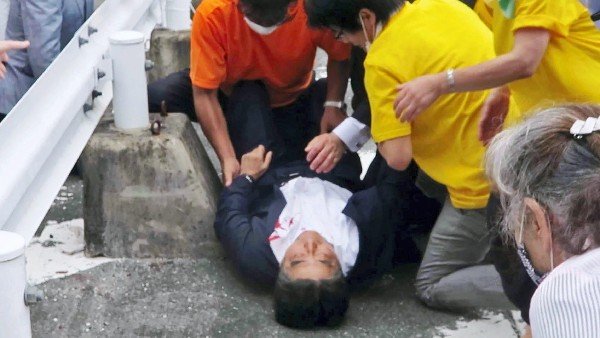 Video: The Moment of Shooting at Former Japanese Prime Minister Shinzo Abe Video: The Moment of Shooting at Former Japanese Prime Minister Shinzo Abe