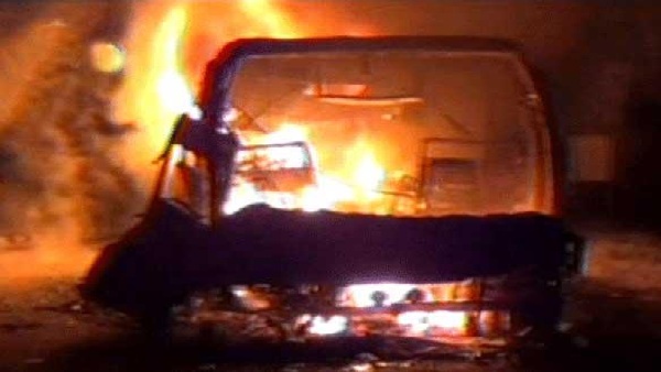  ಅಬ್ದುಲ್ ನಾಸರ್ ಮದನಿ ಬಂದನ ವಿರೋಧಿಸಿ ಬಸ್‌ಗೆ ಬೆಂಕಿ