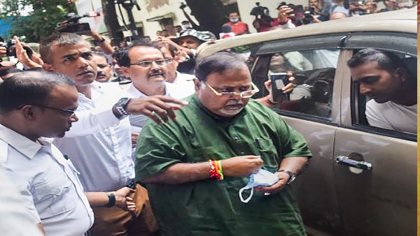 The ED Arrested Bengal Minister Partha Chatterjees Aide Arpita Mukherjee