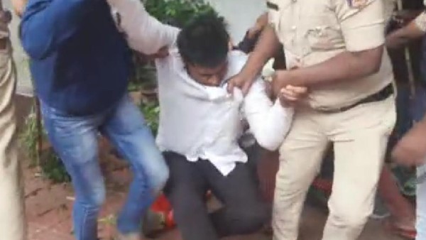 ABVP workers protest in Home Minister house: Pratap Reddy admits intelligence failure