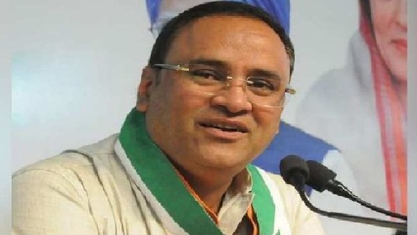  ವಿವಾದಿತ ವ್ಯಕ್ತಿಯ ವಜಾ