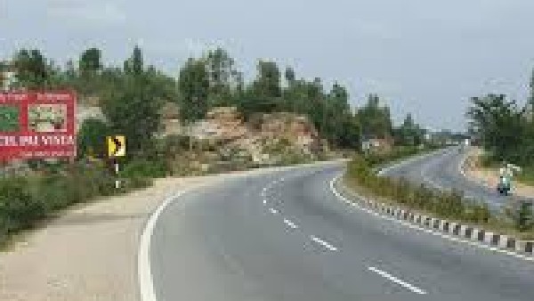 ಹಂಪ್‌ ಹೈವೆ ಎಂಬ ಹೆಸರಿನಿಂದ ಕರೆಯುತ್ತಿದ್ದರು