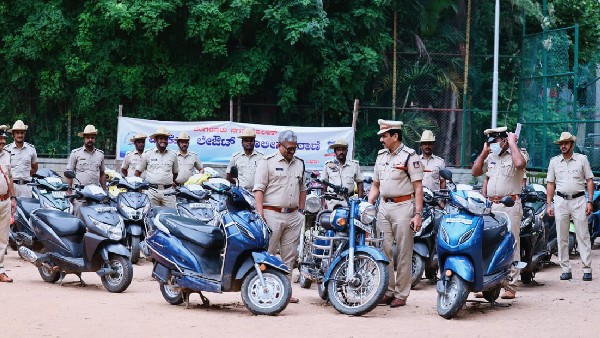 ನಾಲ್ವರು ಕಳ್ಳರನ್ನು ಬಂಧಿಸಿ 76 ಬೈಕ್ ವಶಪಡಿಸಿಕೊಂಡ ಪೊಲೀಸರು ನಾಲ್ವರು ಕಳ್ಳರನ್ನು ಬಂಧಿಸಿ 76 ಬೈಕ್ ವಶಪಡಿಸಿಕೊಂಡ ಪೊಲೀಸರು