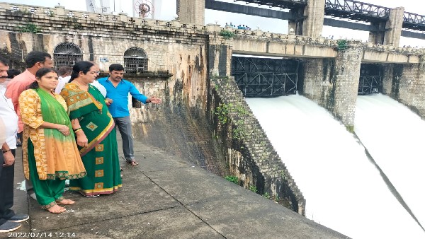 12 Thousand Cusecs Water Released Through Four Crest Gates of Bhadra Dam 