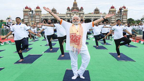  ಮೈಸೂರಿನಲ್ಲಿ ನಡೆದ ಯೋಗ ದಿನಾಚರಣೆ ಕಾರ್ಯಕ್ರಮ