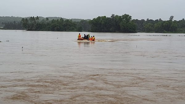 350 ಕ್ಕೂ ಹೆಚ್ಚು ಜನರ ಸ್ಥಳಾಂತರ