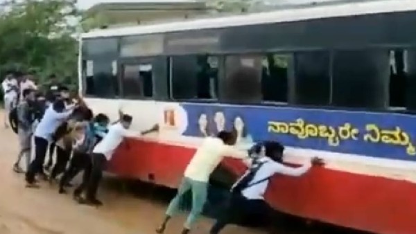 Raichur: Students sitting on top of the bus travel dangerously