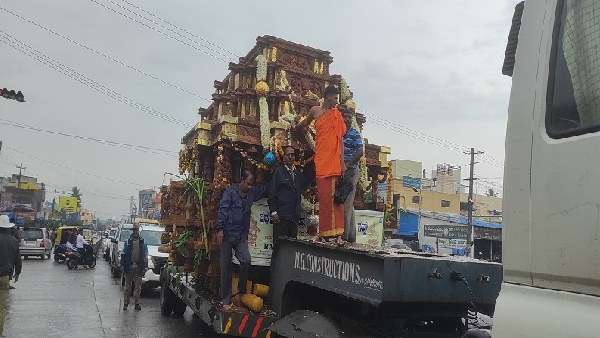 ಒಂದು ಕೋಟಿ ವೆಚ್ಚದಲ್ಲಿ ತಯಾರಾಗಿರುವ ರಥ ಒಂದು ಕೋಟಿ ವೆಚ್ಚದಲ್ಲಿ ತಯಾರಾಗಿರುವ ರಥ