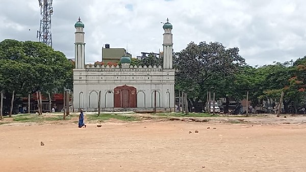 Chamarajpet Bandh Over Idgah Maidan Controversy evokes good response 