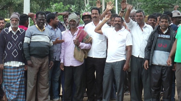 ಆಹಿತಕರ ಘಟನೆ ನಡೆಯದಂತೆ ಬಿಗಿ ಪೊಲೀಸ್ ಬಂದೋಬಸ್ತ್ ಆಹಿತಕರ ಘಟನೆ ನಡೆಯದಂತೆ ಬಿಗಿ ಪೊಲೀಸ್ ಬಂದೋಬಸ್ತ್