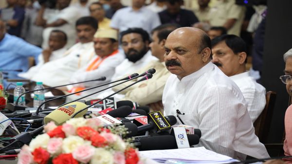 ಆರ್ಥಿಕ ಚಟುವಟಿಕೆಗಳಲ್ಲಿ ತೊಡಗಬೇಕು 