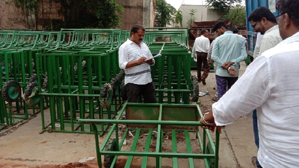 ಸಮರ್ಪಕವಾಗಿ ಬಳಕೆಯಾಗದ ಎರಡು ಹಿಟಾಚಿಗಳು 
