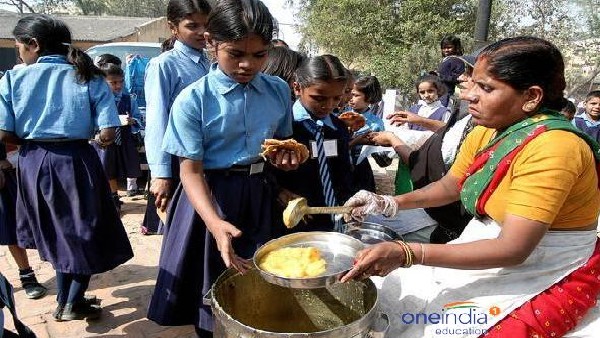 ಮೊಟ್ಟೆ, ಬಾಳೆಹಣ್ಣು ಮತ್ತು ಚಿಕ್ಕಿ ವಿತರಣೆ ಮೊಟ್ಟೆ, ಬಾಳೆಹಣ್ಣು ಮತ್ತು ಚಿಕ್ಕಿ ವಿತರಣೆ