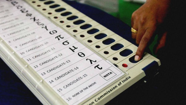 ಅಭ್ಯರ್ಥಿಗಳ ಹೆಸರಿನ ಕಾಲಂ ಮುಂದೆ ಬರೆಯಬೇಕು 