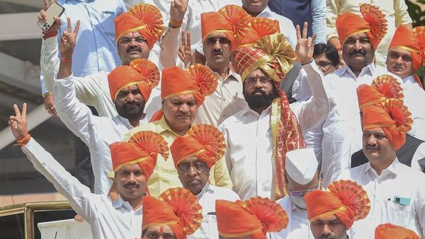 ನೂತನ ಸ್ಪೀಕರ್ ಬಳಿ 16 ಶಾಸಕರ ಅನರ್ಹತೆಯ ಅರ್ಜಿ 