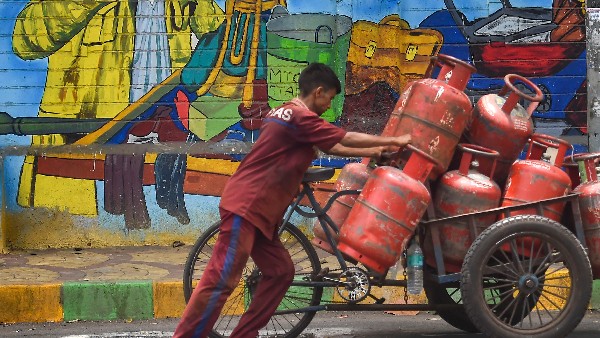 19 Kg LPG Cylinder Price Has Come Down Across India