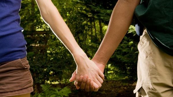 ಶುಭಾಶಯ ಕೋರಲಿಲ್ಲ ಎಂದು ಅಕ್ಕ-ತಮ್ಮ ನಡುವೆ ಮುನಿಸು 