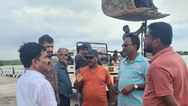 Raichur: Kerala team came and opened 3 gates of Gurjapur barrage