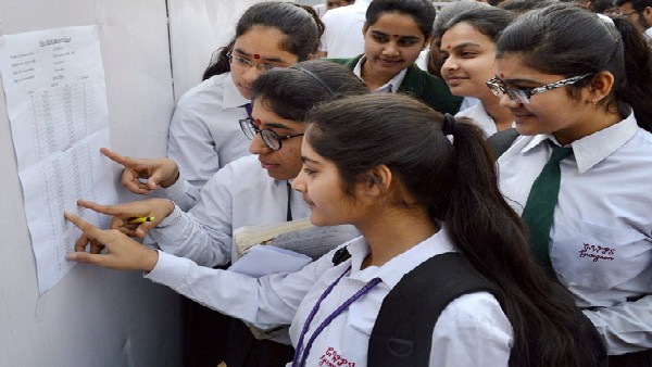 496 ಅಂಕವನ್ನು ಪಡೆದಿರುವ ಹನ್ನ ಸೈಮನ್ 