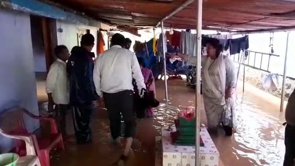 ಶಿರಸಿ- ಕುಮಟಾ ಹೆದ್ದಾರಿ ಸಂಚಾರ ಅಸ್ತವ್ಯಸ್ತ 