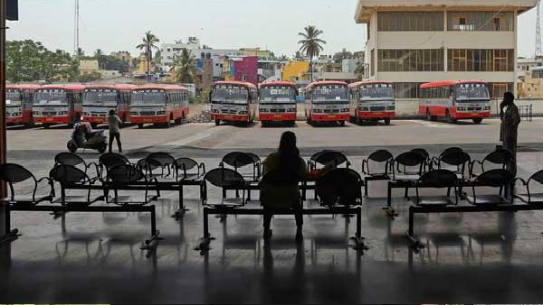  ಮುಖ್ಯಮಂತ್ರಿ ಹಾಗೂ ಸಾರಿಗೆ ಸಚಿವರ ಮೇಲೆ ಒತ್ತಡ