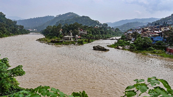  ಭಾರಿ ಪ್ರವಾಹದಿಂದ ನಲುಗಿರುವ ತೆಲಂಗಾಣ