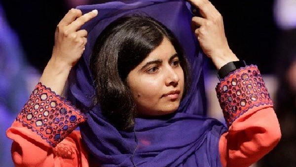 ಪೋಷಕರ ಜೊತೆ ಗ್ರೂಪ್ ಫೋಟೋ 