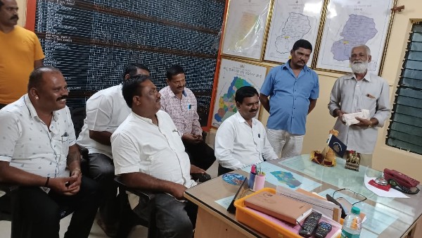Devotee returned 2.91 lakh rupees money; money went with Laddu is back