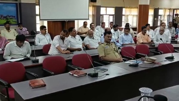 Dakshina Kannada district administration meeting with police amid recent developments at mangaluru