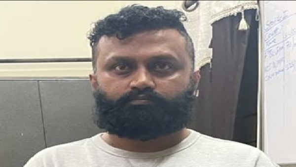 ಬಾರ್ ಬಳಿ ಸ್ನೇಹಿತ ಜೊತೆಯಲ್ಲಿರುವ ಹೇಮಂತ 