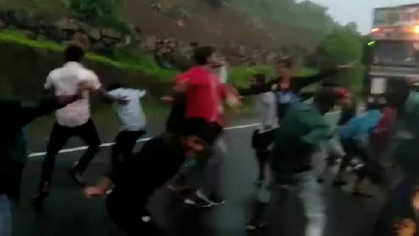 ಕಾಲೇಜು ದಿನಗಳನ್ನು ನೆನೆಸಿಕೊಂಡ ನೆಟ್ಟಿಗರು ಕಾಲೇಜು ದಿನಗಳನ್ನು ನೆನೆಸಿಕೊಂಡ ನೆಟ್ಟಿಗರು